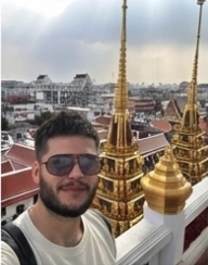 У храмового комплекса